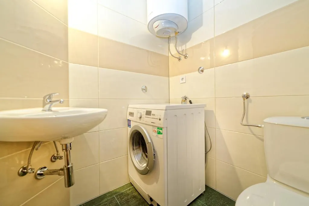 Apartment Una 2 Pula 0*,