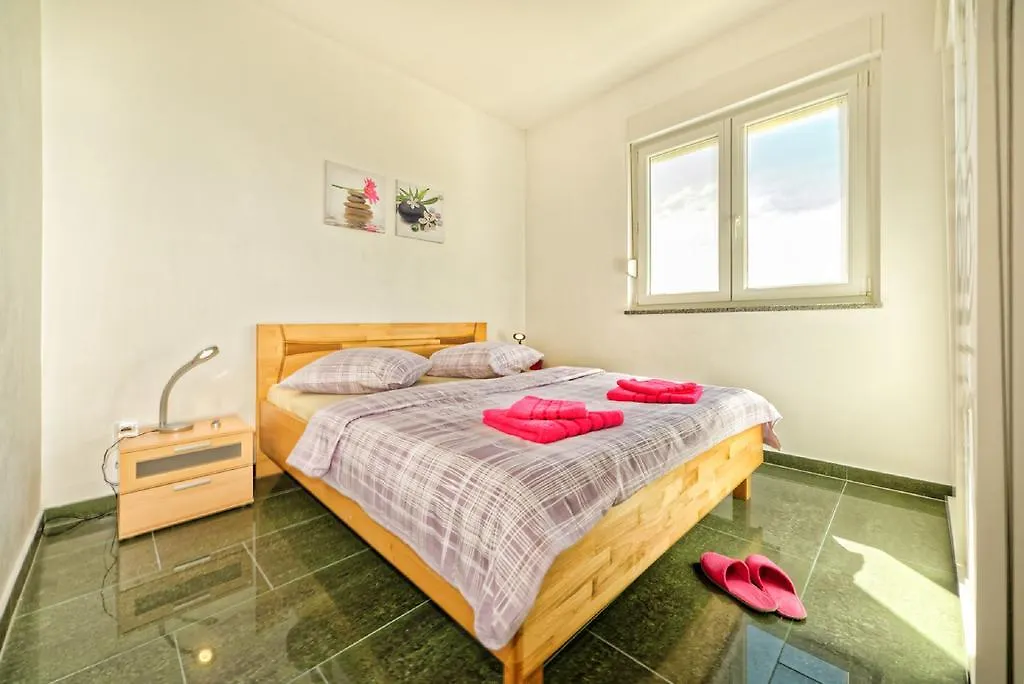Apartment Una 2 Pula