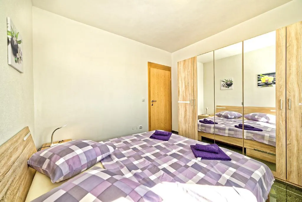 Apartment Una 2 Pula