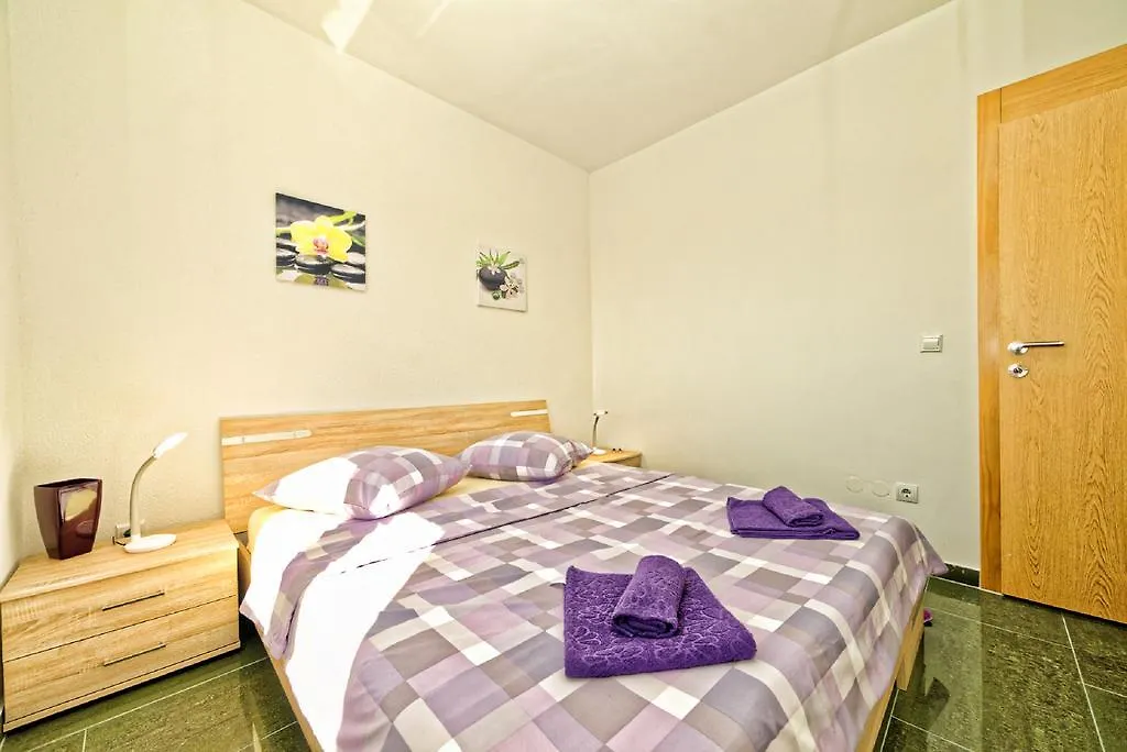 Apartment Una 2 Pula