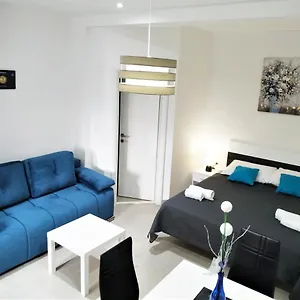 seaeye-trogir.hotels-in-trogir.com/