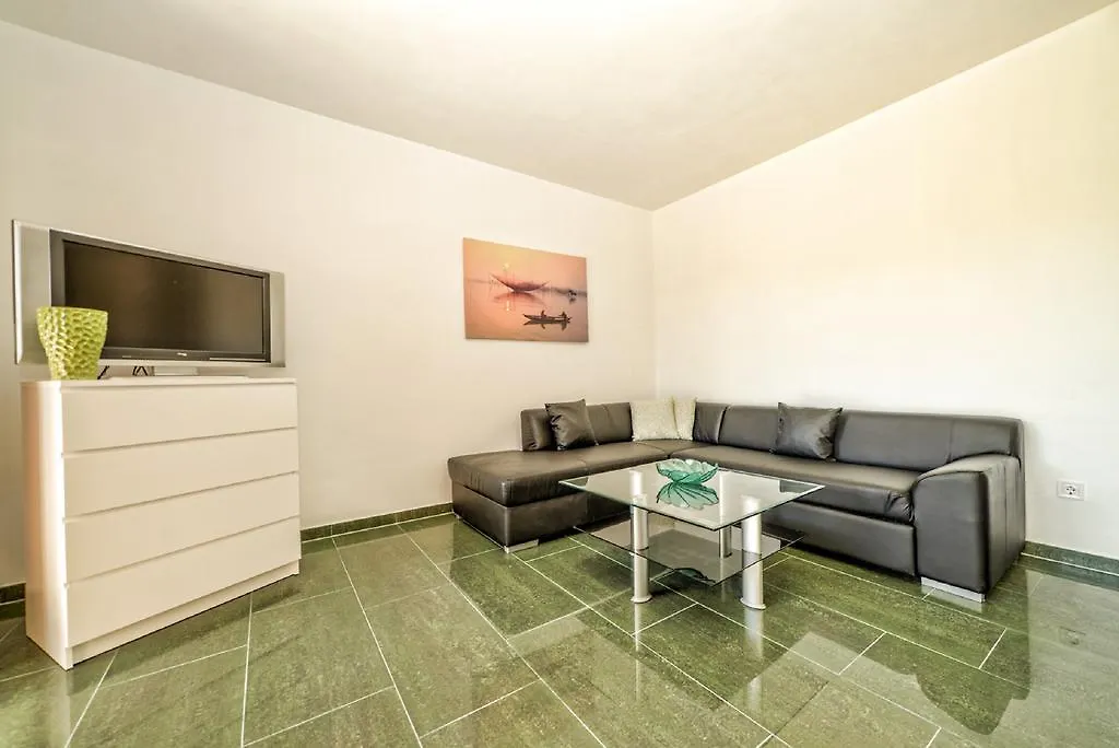 Apartment Una 2 Pola 0*,