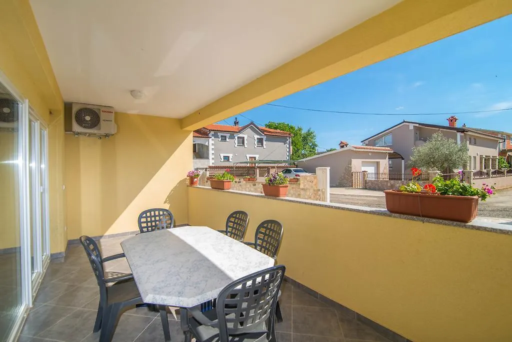 Apartment Una 2 Pola